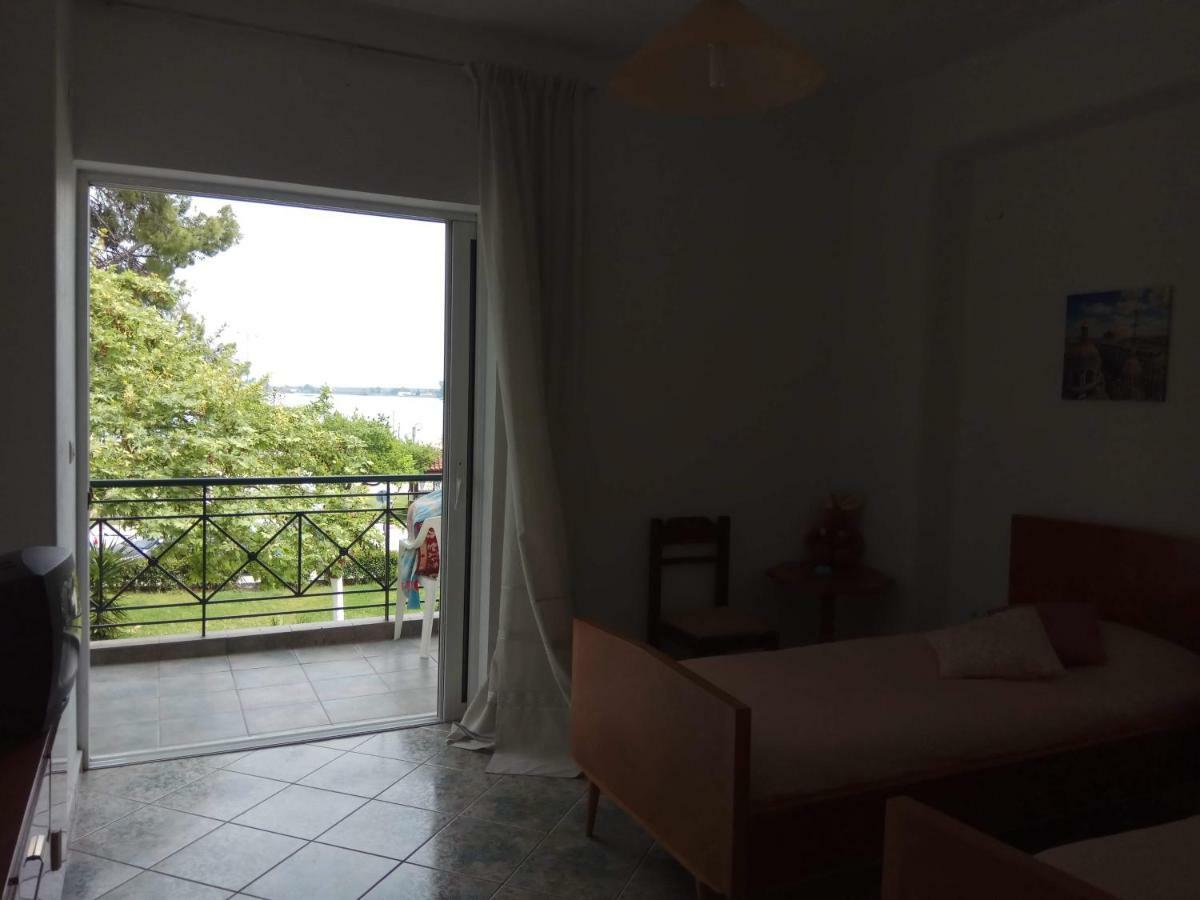 Anastasia - Efthimios Apartments Agios Konstantinos  エクステリア 写真